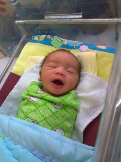 Frans Dipa Abqari, 1 Bulan, Lelaki