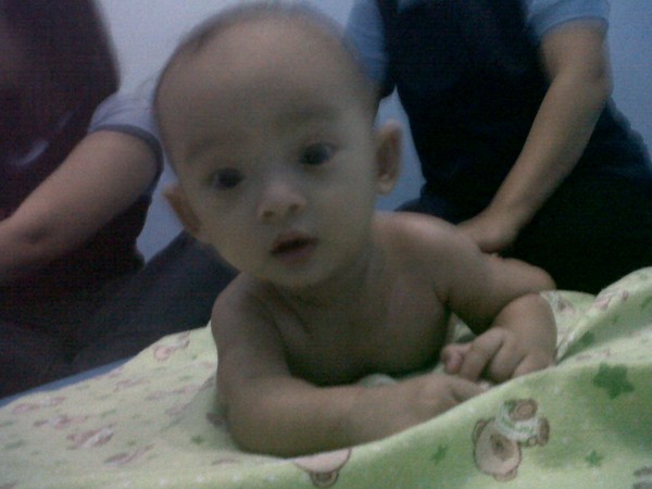 Farhan Farouqi Andriansyah, 8 Bulan, Lelaki