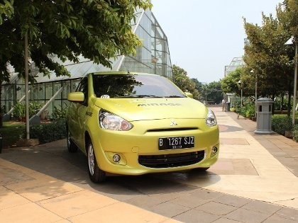 Aksi Mirage di Gang Sempit Jakarta