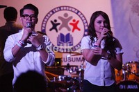 Acara ini dipandu oleh Ferry Salim dan Feby Febiola.