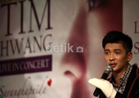 Tim Hwang menggelar jumpa pers terkait konsernya di FX Sudirman.