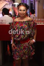 Gaya Imut Dea Mirella