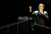 Harvey melanjutkannya, dengan Dara, Kisah kehidupan dan Bawah lah Daku.