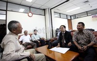 Tak hanya itu, Icuk juga akan membawa kasus ini ke meja hijau karena merasa mendapatkan perlakuan tidak menyenangkan dari orang-orang tertentu di munas.