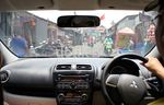 Aksi Mirage di Gang Sempit Jakarta