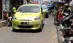Aksi Mirage di Gang Sempit Jakarta