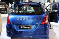 Tampilan belakang Swift GL.