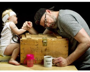 Cute... 10 Foto Ayah Terbaik di Dunia & Bayinya