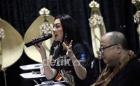 Kurang lebih 50-an orang team penari dan pengrawit akan terbang ke Paris dengan peran rangkap 2 atau 3 tokoh wayang.