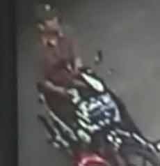 Pencurian Motor di Mini Market Mojokerto Terekam CCTV