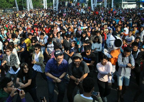 Ratusan Orang ber-Gangnam Style di Semarang