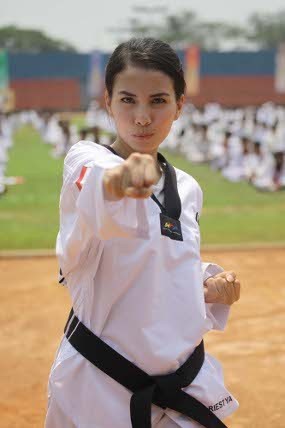 Jadi Duta Taekwondo Indonesia, Tya Ariestya Tinggalkan Dunia Hiburan?