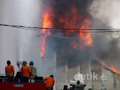 Api Membara Saat Pesawat Jatuh di BAS