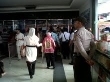 Penumpang Keluhkan Kenaikan Tarif KRL Commuter Line