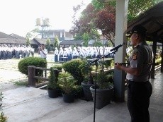 Cegah Tawuran, Perwira Polisi di Garut Jadi Irup di Sekolah