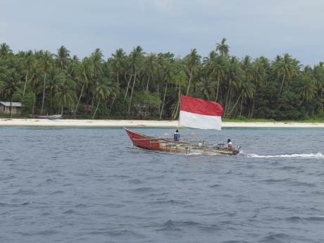  Mendayung Perahu demi Sinyal Telepon