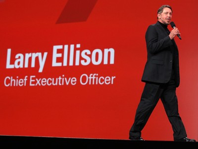 Gaya Flamboyan Larry Ellison di Oracle OpenWorld