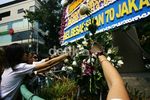 Siswa SMA 70 Tabur Bunga untuk Alawy