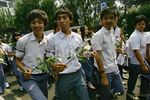 Siswa SMA 70 Tabur Bunga untuk Alawy