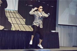 Psy Pecahkan Rekor Justin Bieber dan Jennifer Lopez