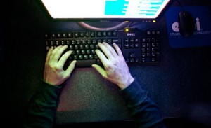 Hacker Serang Sistem Kode Peluncuran Nuklir Amerika