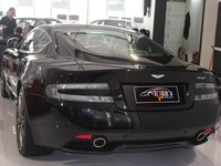 Aston Martin Virage. Mobil asal Inggris ini diperkuat mesin kapasitas 5.935 cc 12 silinder. Harganya sekitar Rp 5,75 miliar.