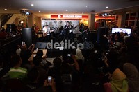 Dalam kesempatan itu ia menyanyikan sejumlah lagu hitsnya.