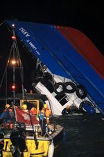 Tabrakan Ferry di Hongkong Tewaskan 25 Orang