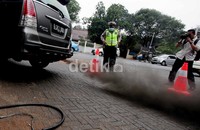 Kegiatan ini dilakukan untuk kendaraan pribadi dan niaga. Sementara untuk kendaraan angkutan umum tidak dicek.