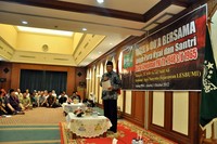 Dalam pemaparannya, Wakil Ketua PBNU Asad Said Ali menyatakan bahwa NU tak akan melupakan sejarah G30S/PKI yang juga menimpa warga NU. (Samsul Hadi).
