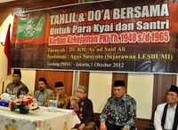 Acara tahlilan dan doa bersama itu dihadiri oleh sekitar 100-an warga Nahdatul Ulama di kantor PBNU, Jalan Kramat Raya, Jakarta Pusat. (Samsul Hadi).