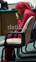 Wa Ode Nurhayati Dituntut 14 Tahun Penjara