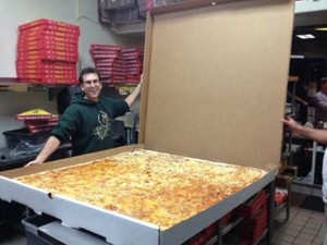 Wow Pizza Box Ini Bisa Dimakan Untuk 70 Orang