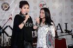 Kehangatan Dua Sahabat Nicky Astria & Rossa