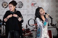 Ia pun tak malu menyebut Nicky sebagai salah satu inspirasinya bernyanyi.