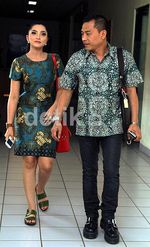 Anang & Ashanty Kompak Pakai Batik