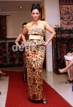 Kaum Sosialita Ikut Berbatik