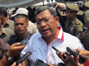 Gubernur: Kita Harus Lebih Cintai Batik
