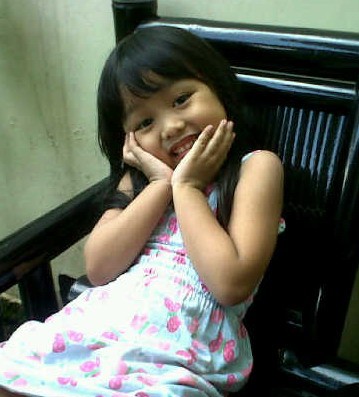 Nadine Aghna Dewi, 4,10 Tahun, Perempuan
