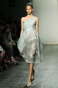 Donna Karan, Spring/Summer 2013. New York Fashion Week 2013. [Foto: Neilson Barnard/Getty Images for Mercedes-Benz Fashion Week]