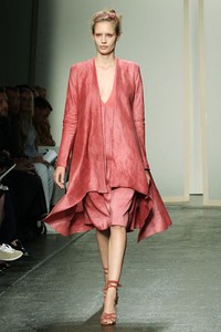 Donna Karan, Spring/Summer 2013. New York Fashion Week 2013. [Foto: Neilson Barnard/Getty Images for Mercedes-Benz Fashion Week]