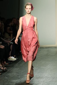 Donna Karan, Spring/Summer 2013. New York Fashion Week 2013. [Foto: Neilson Barnard/Getty Images for Mercedes-Benz Fashion Week]