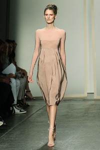 Donna Karan, Spring/Summer 2013. New York Fashion Week 2013. [Foto: Neilson Barnard/Getty Images for Mercedes-Benz Fashion Week]