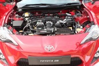Subaru BRZ Lawan Toyota 86