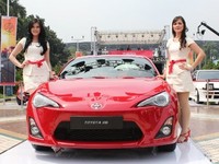 Subaru BRZ Lawan Toyota 86