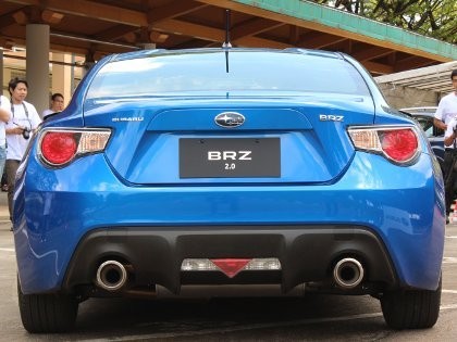 Subaru BRZ Lawan Toyota 86