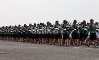 Defile pasukan memeriahkan gladi bersih peringatan HUT ke-67 TNI.