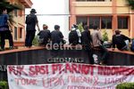 Buruh Sambangi DPRD Kota Bekasi