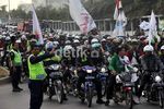 Buruh Konvoi Tolak Sistem Kerja Outsourcing