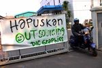 Buruh Demo, Pabrik Terpaksa Tutup